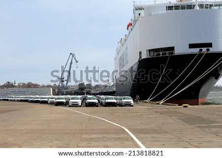 ODESSA - MARCH 15: maritime customs border crossing point of Ukraine. Large batch of new cars peresechekla border discharged from  sea ferry Odessa - Varna, Bulgaria, 15 March 2013 in Odessa, Ukraine