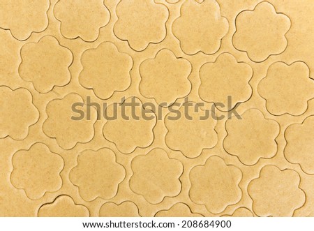 engraved floral pattern in a cake mix