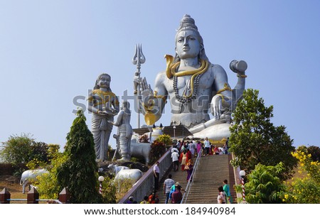 MURDESHVAR, KARNATAKA, INDIA - FEBRUARY 27, 2014: The world\'s largest statue of the Hindu God Shiva, february 27, 2014,  in Murdeshvar, Karnataka, India.