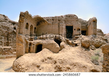 Ruins of an old house in village of Kharanaq in Iran