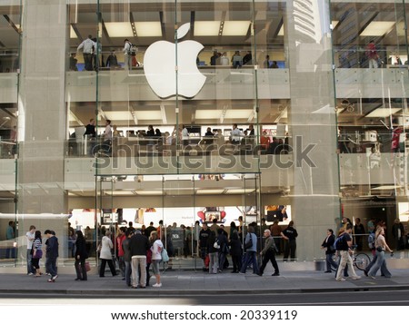 SYDNEY - JUNE 21: Apple Opens its first official Australian store with crowds waiting in line for over 24 hours  June 21, 2008 in Sydney, Australia.