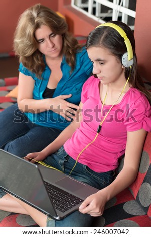 Mother tries to talk to her internet addicted teenage daughter
