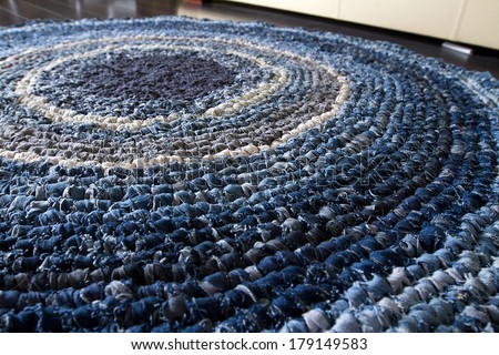 New idea for denim recycling - carpet knitted of used jeans