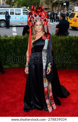 New York, NY  Monday May 04, 2015: Sarah Jessica Parker attends \'China: Through The Looking Glass\' Costume Institute Gala, held at the Metropolitan Museum of Art in New York City, New York.