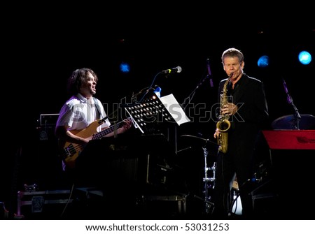 MOSCOW - MAY 13: Saxophonist David Sanborn and 