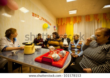 PODPOROZHYE, RUSSIA - MAY 3: Day of Health in Center of social services for pensioners and the disabled Otrada (Lectures in the tea room), May 3, 2012 in Podporozhye, Russia.