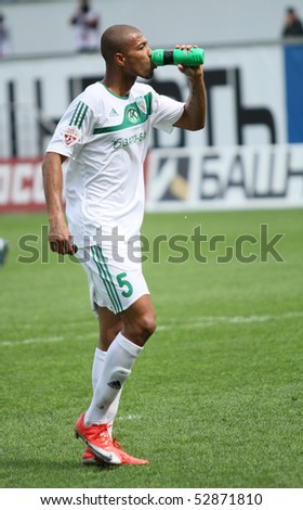 MOSCOW - MAY 10: Terek\'s Antonio Ferreira in action during their teams Russian football championship game CSKA (Moscow) vs. Terek (Grozny) - (4:1), May 10, 2010 in Moscow, Russia.