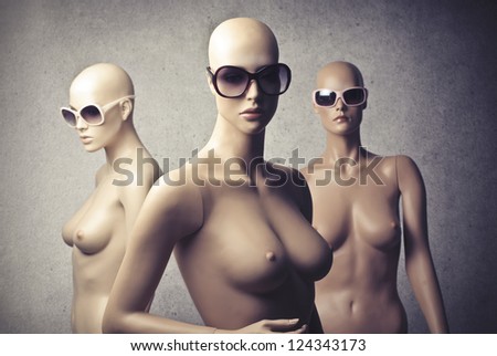 Three female dummy with sunglasses