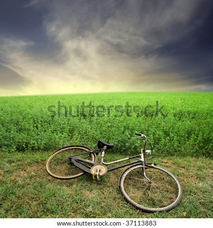abandoned bike in the countryside