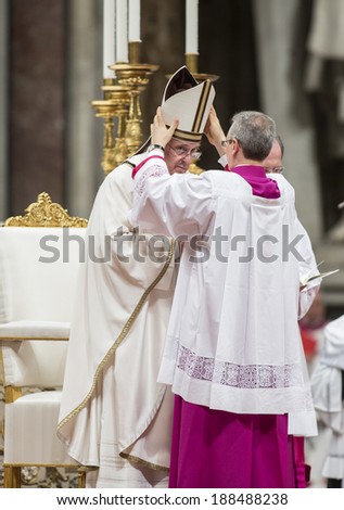 VATICAN CITY, VATICAN - APRIL 19, 2014: Pope Francis leads the Easter vigil mass in Saint Peter\'s Basilica on Holy Saturday. Vatican City, 19 April 2014.
