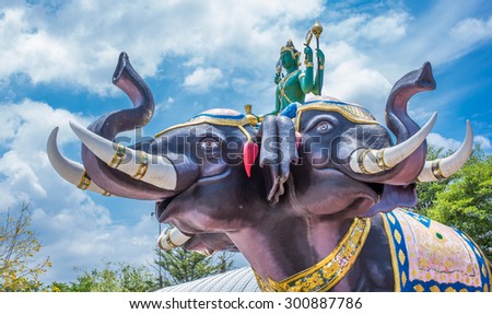 Elephant three head statue