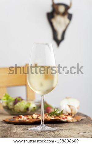 white wine and flammkuchen