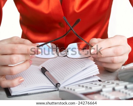 points and portfolio in woman hands