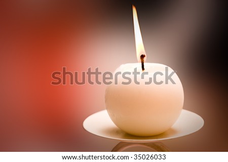 round candle