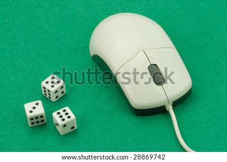 White mouse and dices