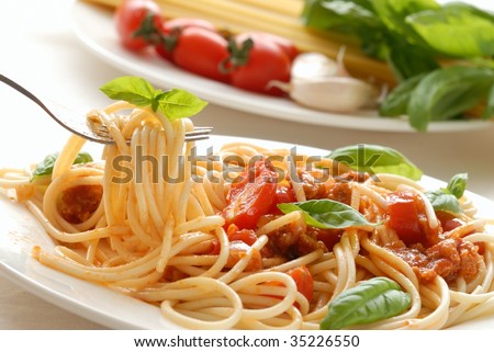 Fork with pasta and basil