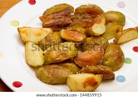 Grilled salt potatoes-Pour the salt over potatoes, cover, and bring to a boil over high heat. Reduce the heat to medium and cook for 25 minutes.