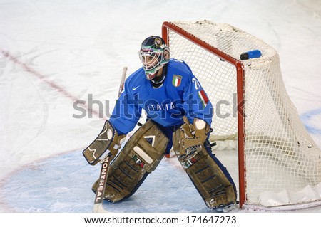 TURIN, ITALY-FEBRUARY 18, 2006: Italian goalkeeper during the Male Ice Hockey match Italy vs Germany at the Winter Olympic Games of Turin 2006.