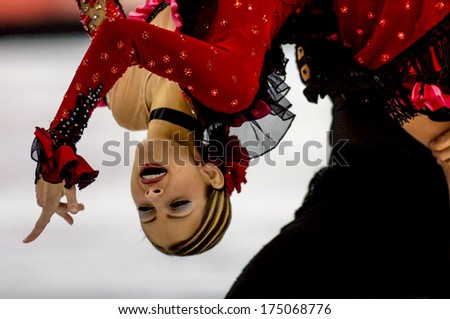 TURIN, ITALY-FEBRUARY 21, 2006: Tanith Belbin and Benjamin Agosto competing  on the Couple Figure Ice Skating\'s final during the Winter Olympic Games of Turin 2006.