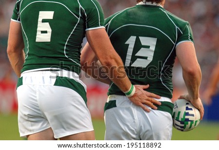 BORDEAUX, FRANCE-SEPTEMBER 09, 2007: irish palyers back shoulders, during the match Ireland vs Namibia, of the Rugby World Cup, France 2007, in Bordeaux.