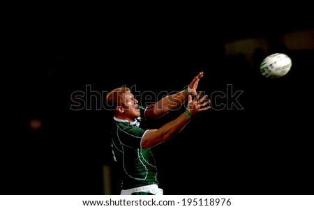 BORDEAUX, FRANCE-SEPTEMBER 09, 2007: irish palyer Paul O\'Connell, catches the ball in touche, during the match Ireland vs Namibia, of the Rugby World Cup, France 2007, in Bordeaux.
