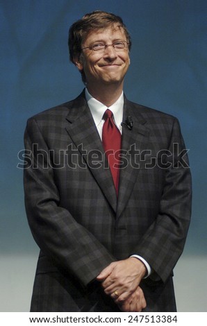 MILAN, ITALY-NOVEMBER 18, 2004: Microsoft founder Bill Gates during the Futurshow convention, in Milan.
