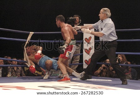 MILAN, ITALY-MARCH 12, 2005: italian boxer Gianluca Branco knock out his rival during a boxing match, in Milan.