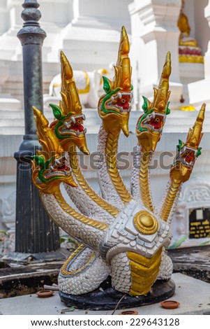The serpent king , Python has a horned animal in the Thai novel decorated in Buddhist temple
