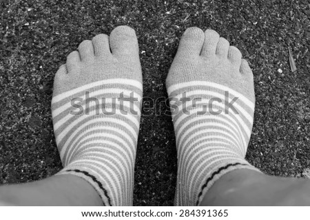 wear socks five fingers style on Black and White