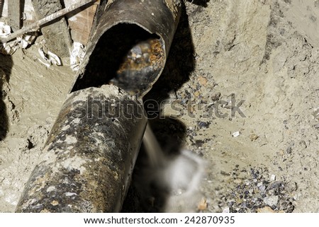 cast iron water pipe broken, 400 mm diameter