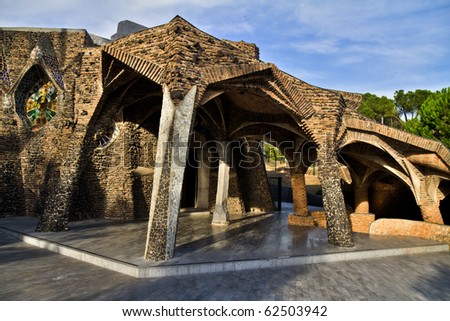 colonia guell church