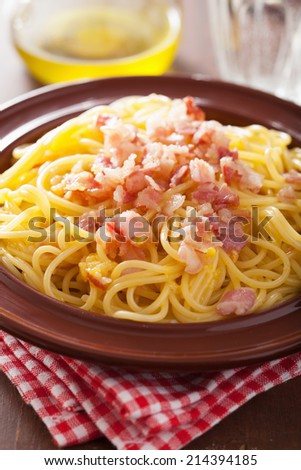 italian pasta spaghetti carbonara