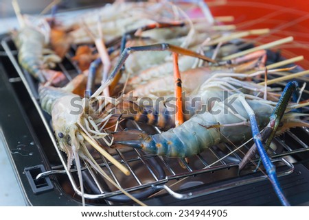 prawns are grilled on the electric indoor  Barbecue grill Griddle
