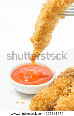 Fried chicken nuggets and sweet chili sauce