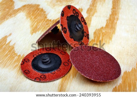 Abrasive sanding discs for grinding and cleaning of wood, paint, metal and other material