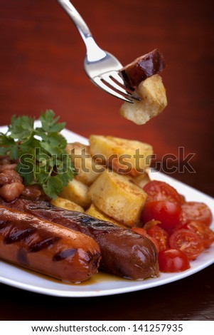 Baked beans, sausage and potato