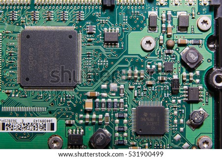Electronic scheme, computer chip of the chip, phone