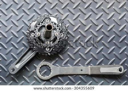 Maintenance and change  chain rings of a mountain bike