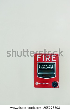 A fire alarm with built in strobe light to alert in case of fire.