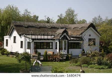 small thatched cottage on the norfolk broads