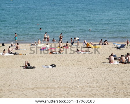 many people in a beach