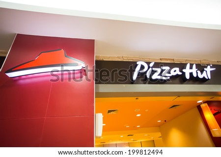 SURATTHANI, THAILAND - JUNE 16 : Pizza Hut Restaurant Sign on June 16, 2014 in Suratthani, Thailand. It is American restaurant chain and international franchise that offers different styles of pizza.