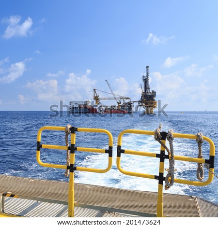 Tender Drilling Oil Rig (Barge Oil Rig) on The Production Platform