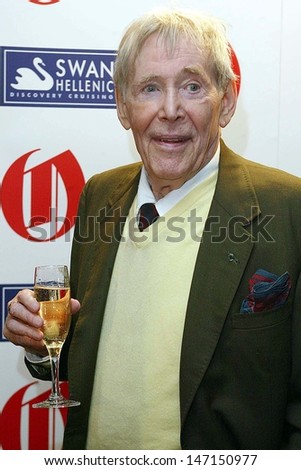 London. Peter O\'Toole, Actor, At The Oldie Of The Year Awards In Association With The Oldie Magazine Held At Simpsons Restaurant In The Strand. 2 March 2004 Alexandre/Landmark Media