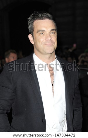 London, UK. Robbie Williams at the GQ Men of the Year Awards at the Royal Opera House, Covent Garden. 4th September 2012.