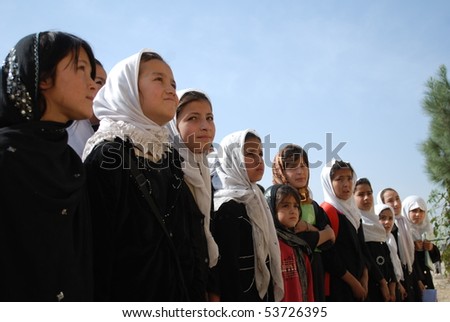 عكسهاي افغانستان Stock-photo-mazar-october-afghan-school-girls-from-mazar-balkh-stand-on-attention-october-53726395