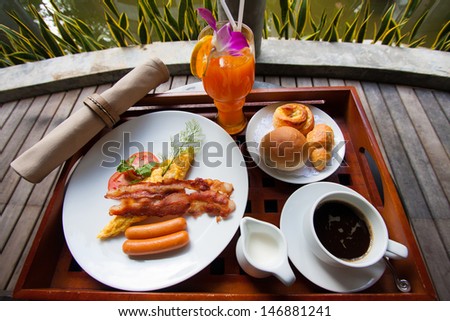 Breakfast set in tray