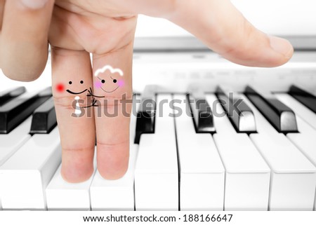 The finger lover hug on piano