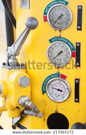 Meters or gauge in crane cabin for measure Maximun load, Engine speed , Hydraulic pressure , Temperature and fuel level , Support crane driver to know the condition of crane