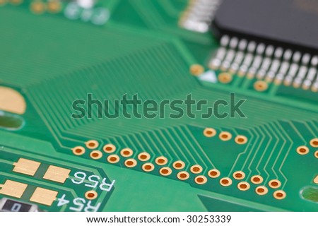 Printed circuit board with many parallel current paths and goldened contact holes.